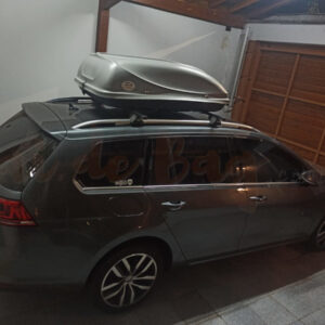 Bagageiro de teto Sport Rack 370 litros instalado em uma Volkwagen Golf Variant