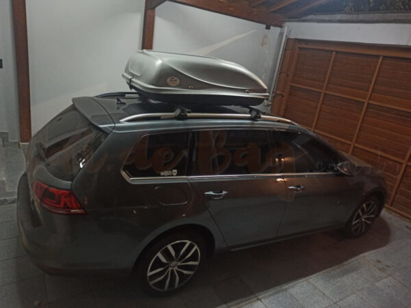 Bagageiro de teto Sport Rack 370 litros instalado em uma Volkwagen Golf Variant